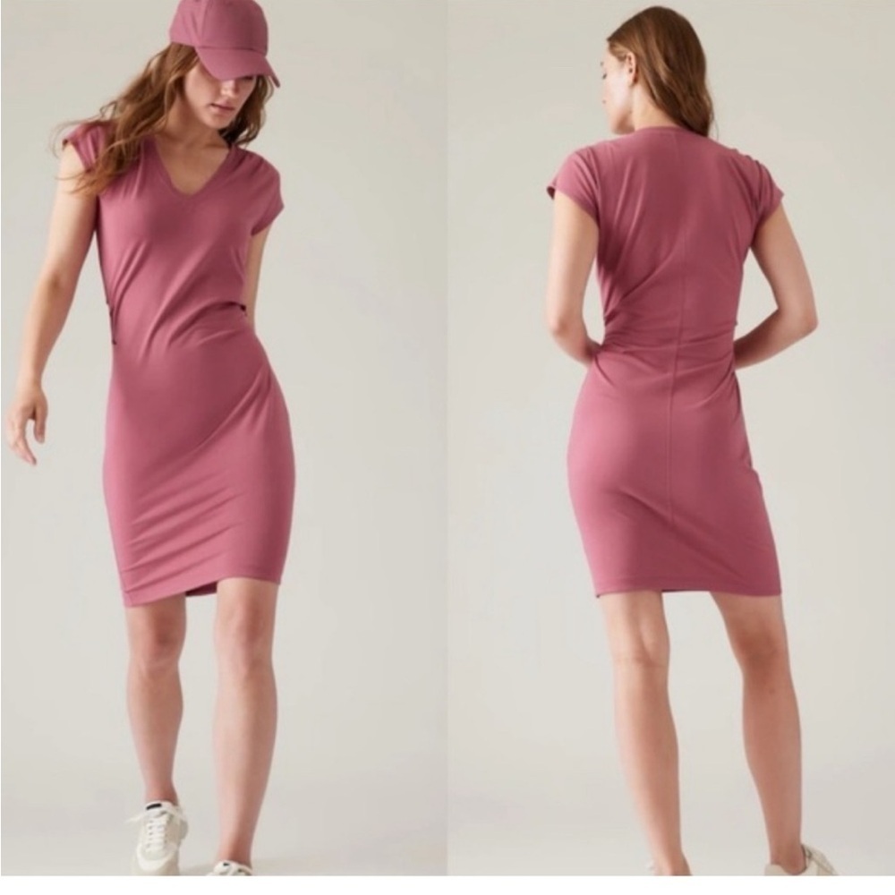 Athleta womens Effortless Tee Dress Sheath Berry Rose Size Extra Small
XS